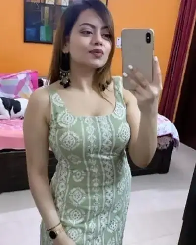 Call Girl in Moreh